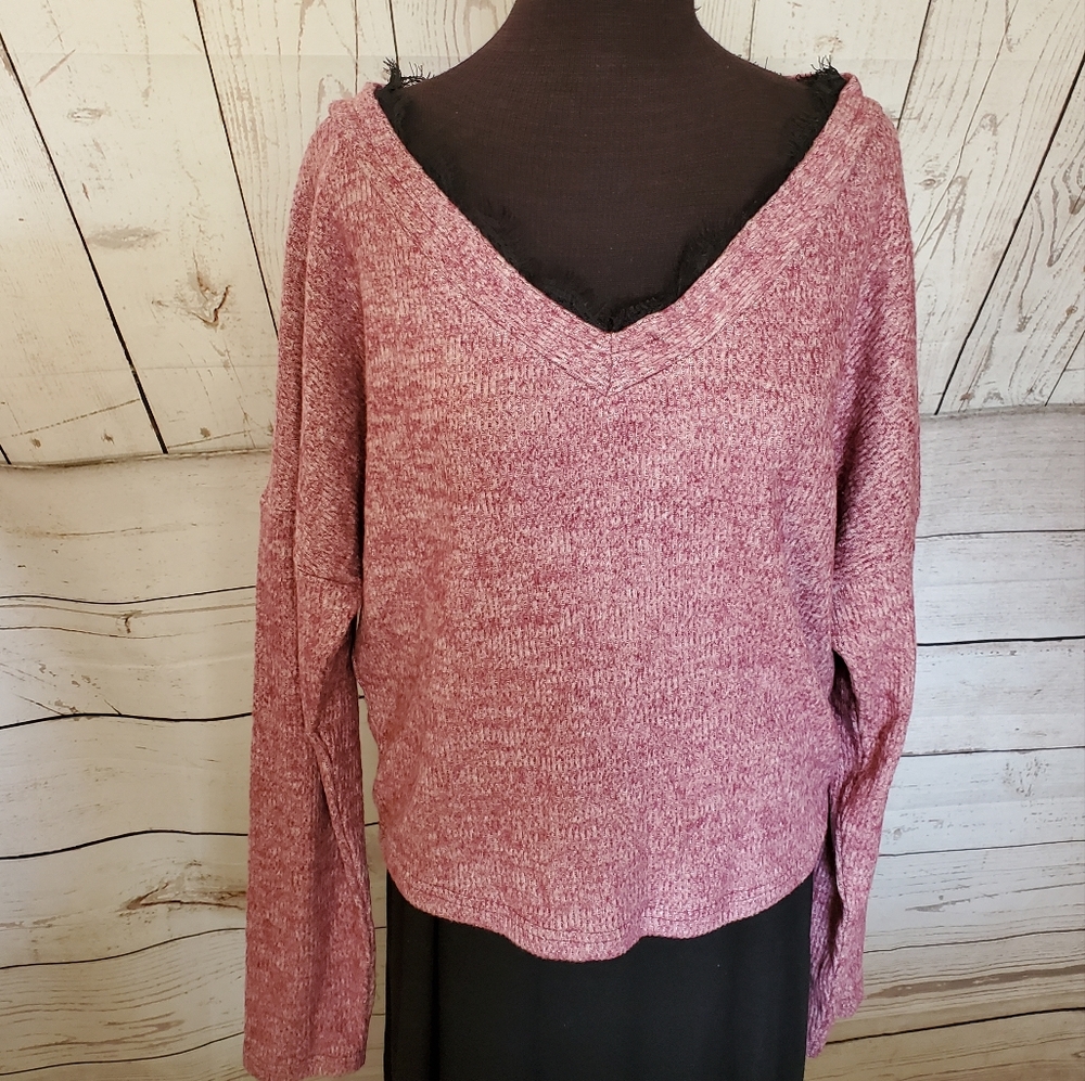 Kara and Kate long sleeved V-neck top with eyelash lace pink, black Small